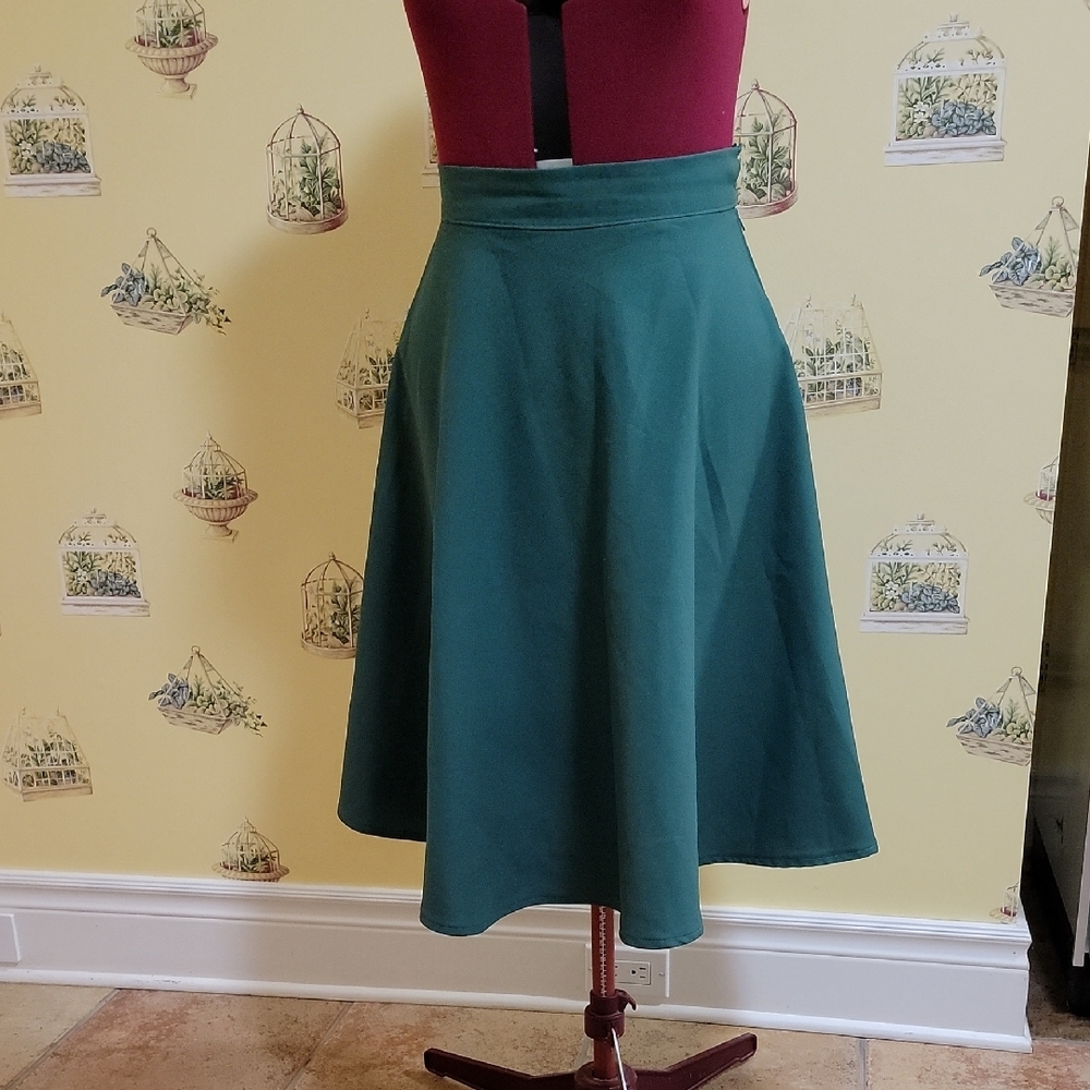 🎀 3/$60 🎀 Green Midi A-Line Skirt